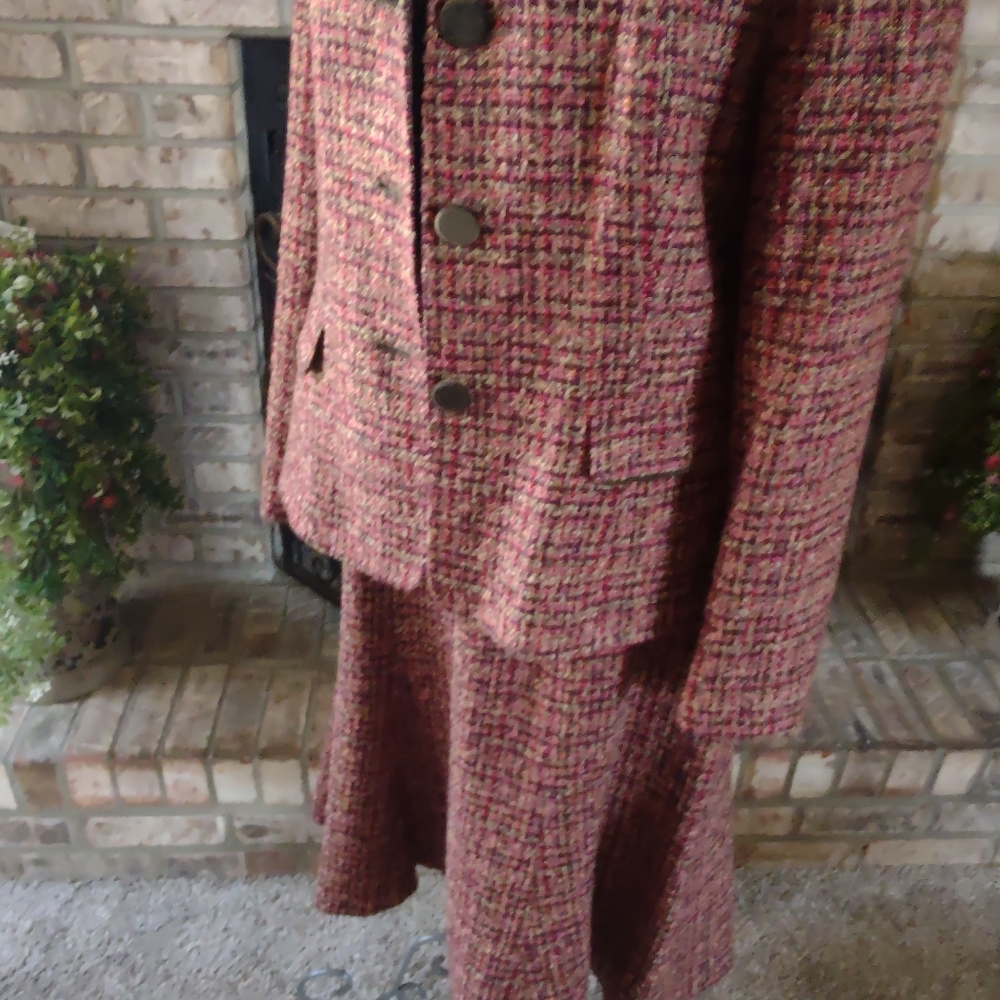 Like New Le Suit Skirt Suit